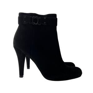 Enzo Angiolini Eavaried Sued Booties with Chain Size 7.5M Minimalist Date Night